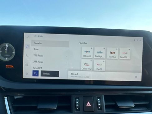 Used 2023 Lexus ES 250 w/ Premium Package AWD/4WD image 18