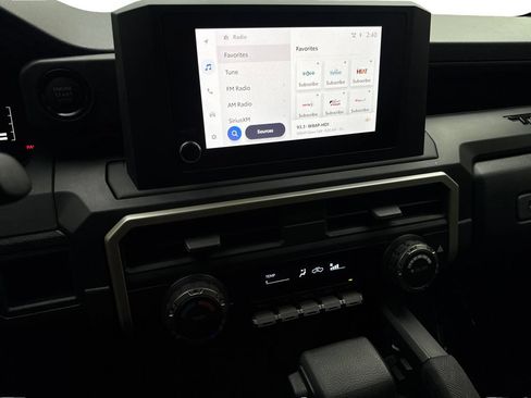 Used 2025 Toyota Tacoma SR AWD/4WD image 61