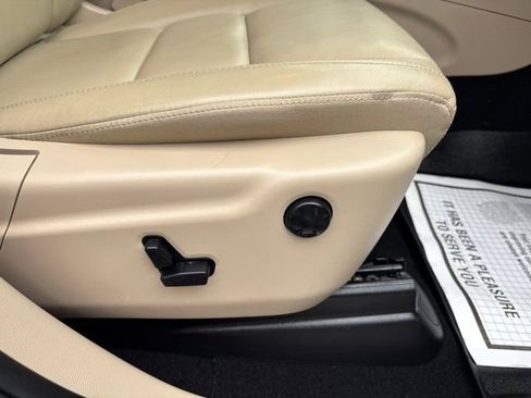 Used 2019 Jeep Grand Cherokee Limited AWD/4WD image 16