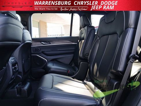 New 2025 Jeep Grand Cherokee L Limited w/ Luxury Tech Group II image 13