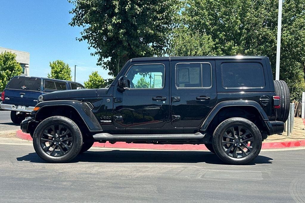 Used 2021 Jeep Wrangler Unlimited Sahara AWD/4WD image 7