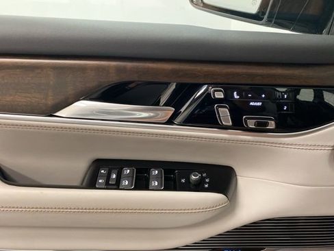 Used 2023 Jeep Grand Wagoneer 4WD image 17