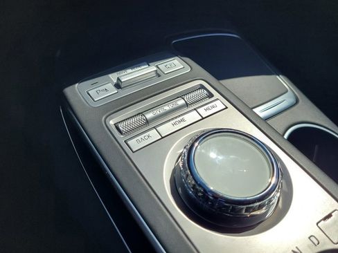 Used 2025 Genesis GV70 2.5T AWD/4WD image 21