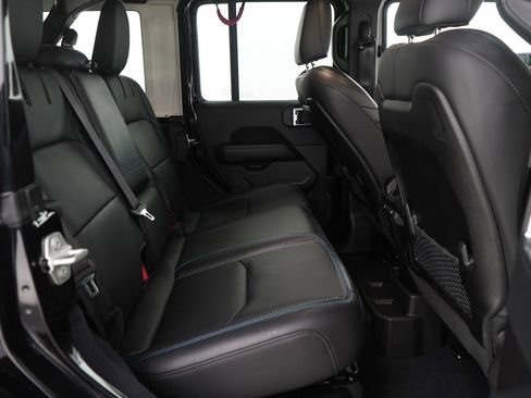 Used 2024 Jeep Wrangler High Altitude image 12