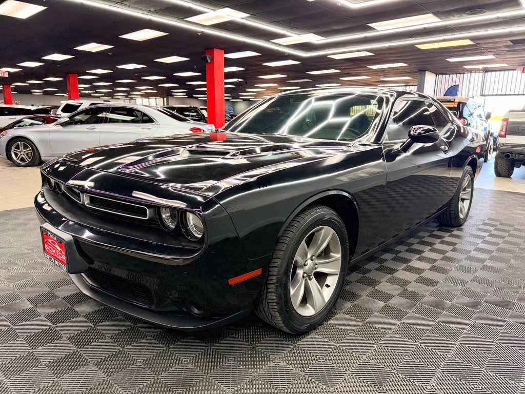 Used 2016 Dodge Challenger SXT RWD image 7