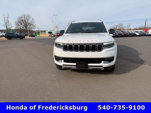 Used 2024 Jeep Wagoneer L Series II w/ Flexible Seating Group image 10