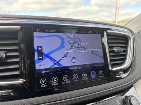 Used 2017 Chrysler Pacifica Limited image 20