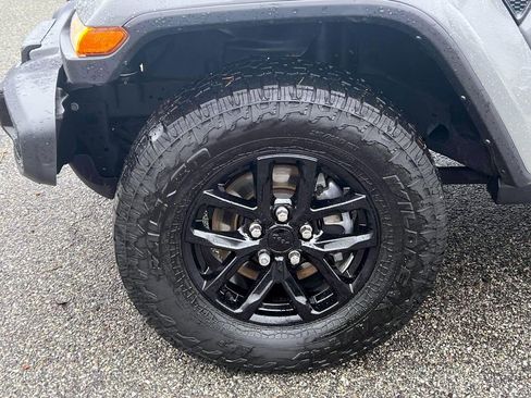 Certified 2022 Jeep Gladiator Sport image 7