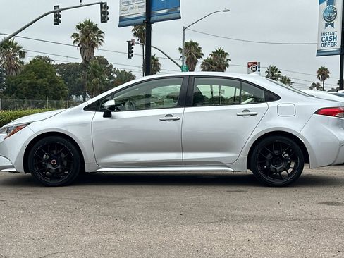 Used 2022 Toyota Corolla LE image 7