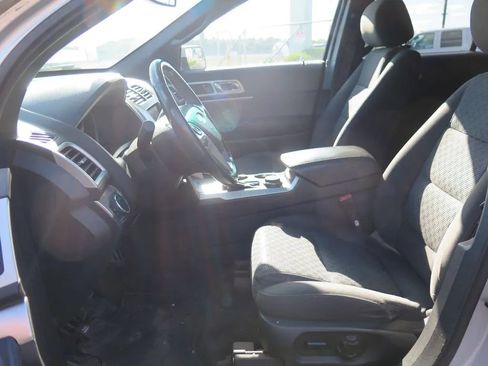 Used 2013 Ford Explorer XLT AWD/4WD image 12