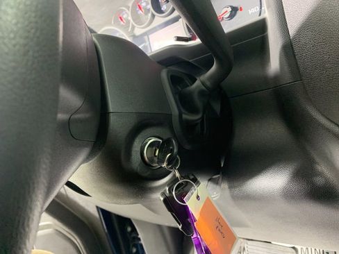 Used 2022 Chevrolet Silverado 1500 Custom image 18