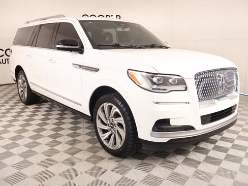 Used 2023 Lincoln Navigator L Reserve AWD/4WD image 1