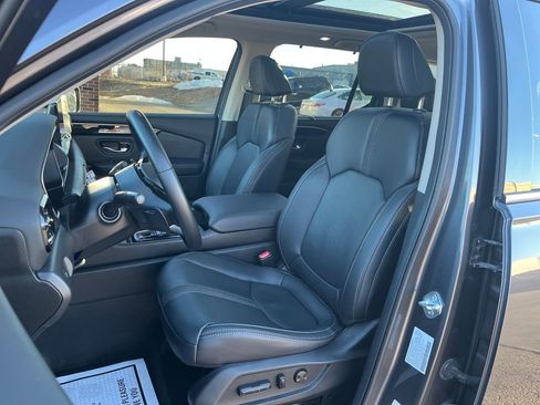 Used 2024 Honda Pilot Touring image 19