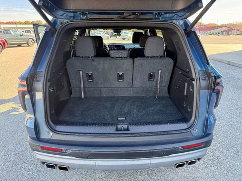 Used 2025 Chevrolet Traverse LT image 24