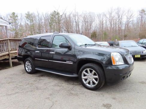 Used 2013 GMC Yukon XL Denali image 5