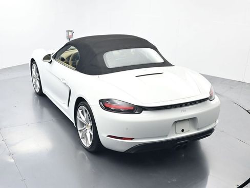 Certified 2017 Porsche 718 Boxster RWD image 33