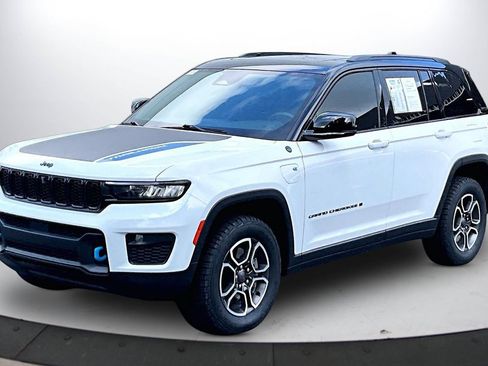 Used 2023 Jeep Grand Cherokee Trailhawk AWD/4WD image 4