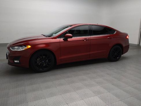 Used 2019 Ford Fusion SE w/ Equipment Group 151A image 2