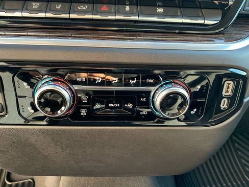 Used 2025 GMC Sierra 2500 SLE image 28