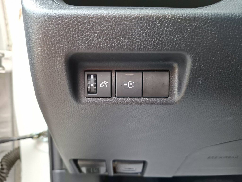 Used 2022 Toyota RAV4 LE FWD image 17