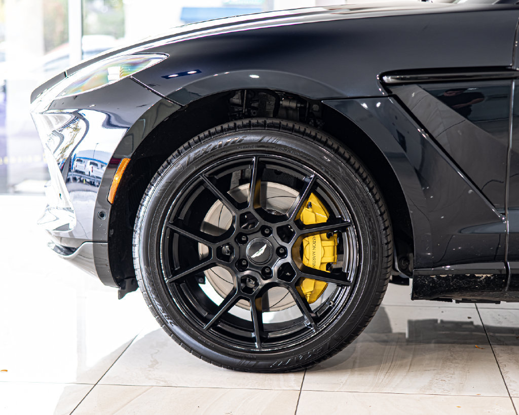 Used 2022 Aston Martin DBX AWD/4WD image 8