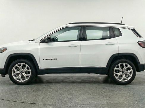Used 2025 Jeep Compass Latitude image 5