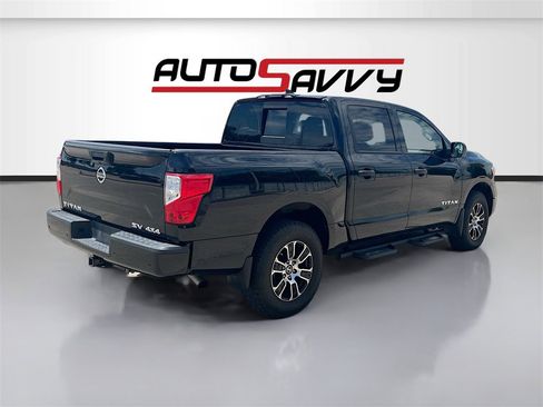 Used 2022 Nissan Titan SV w/ SV Convenience Package image 7