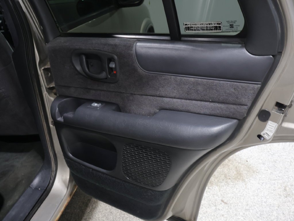 Used 1998 Chevrolet Blazer LS w/ Preferred Equipment Group RWD image 24