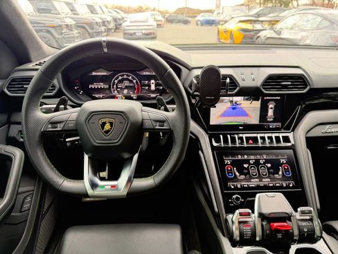 Used 2022 Lamborghini Urus AWD/4WD image 20