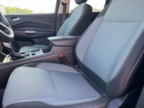 Used 2019 Ford Escape SE FWD image 9