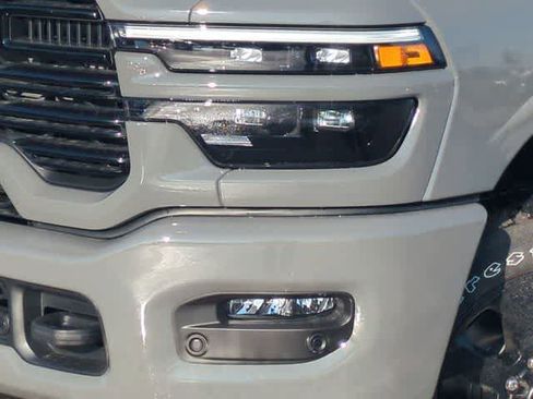 New 2026 RAM 2500 Laramie AWD/4WD image 11
