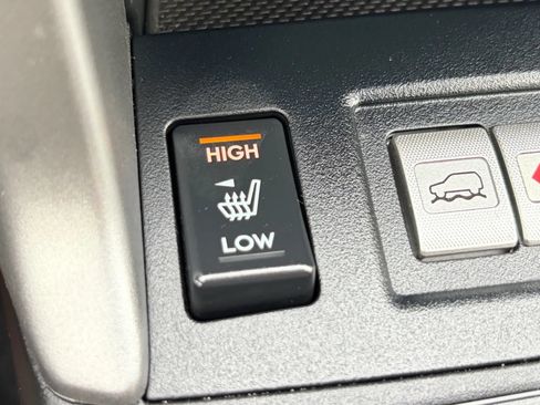 Used 2015 Subaru Forester 2.5i Touring w/ Eyesight & Navigation System AWD/4WD image 24