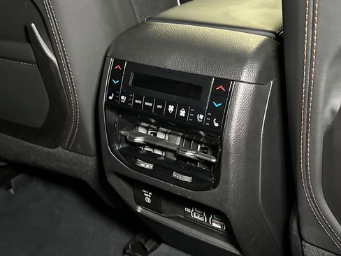 Used 2023 Jeep Grand Cherokee Summit AWD/4WD image 18