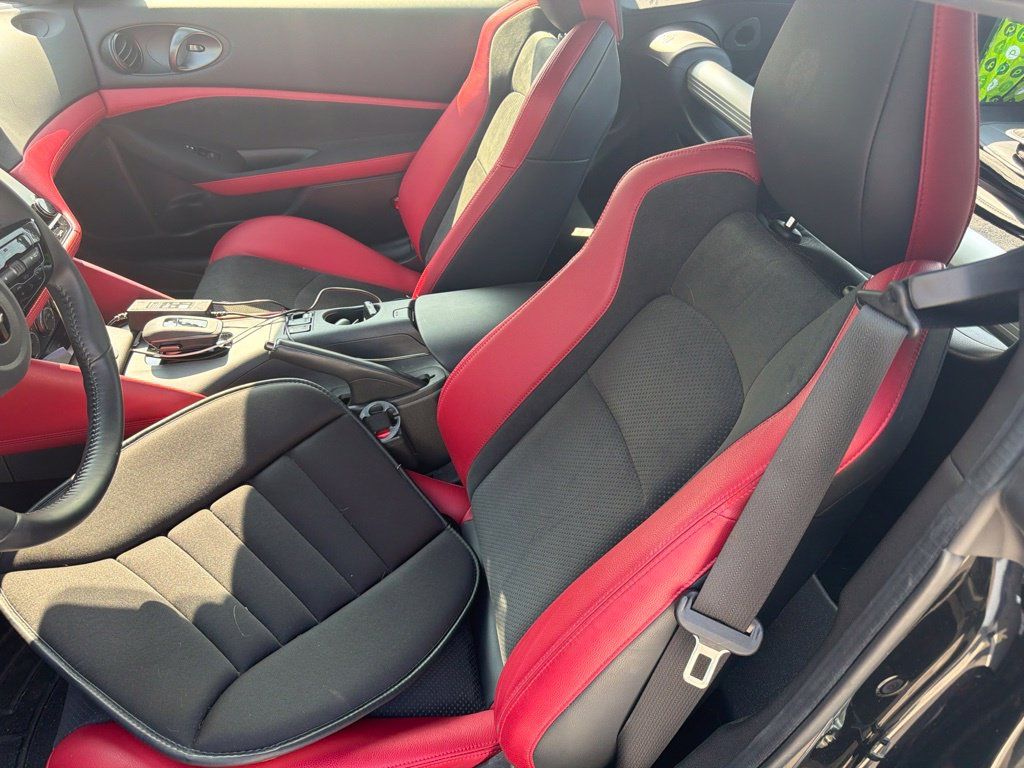 Used 2025 Nissan Z Performance w/ Floor Mat Package RWD image 6