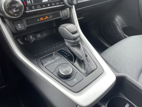 Certified 2024 Toyota RAV4 XLE image 30