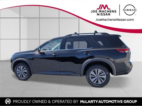 New 2025 Nissan Pathfinder SV image 3