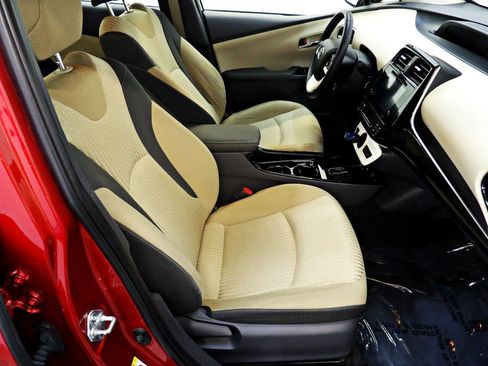 Used 2017 Toyota Prius Three w/ Carpet Mat Package FWD image 14