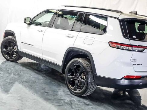 Used 2021 Jeep Grand Cherokee L Laredo AWD/4WD image 11