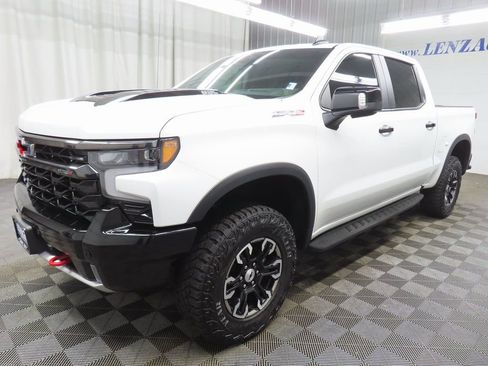 Used 2025 Chevrolet Silverado 1500 ZR2 w/ Technology Package image 6