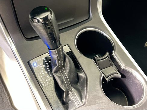 Used 2016 Toyota Camry LE image 23