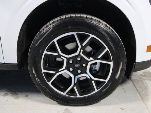 New 2026 Ford Maverick Lariat image 27