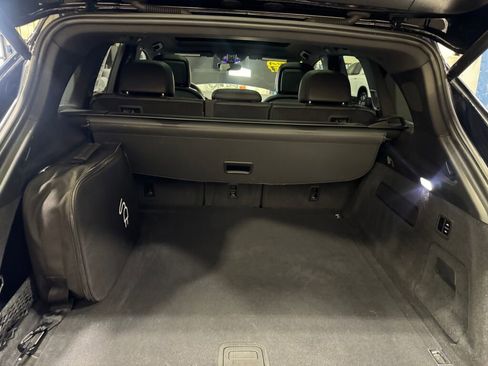 Used 2022 Porsche Cayenne E-Hybrid image 18