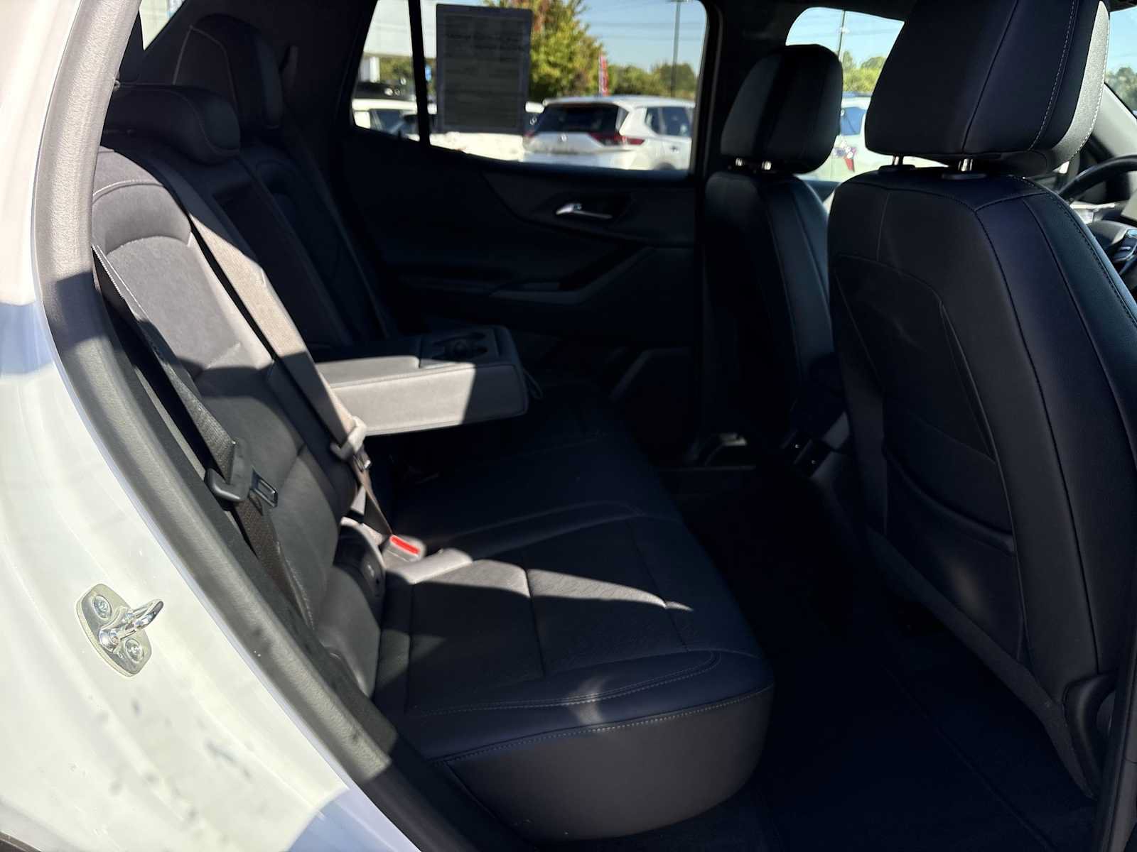 Used 2025 Chevrolet Equinox LT w/ Convenience Package II FWD image 26
