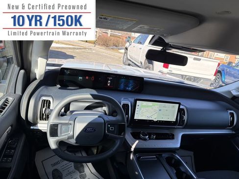 Used 2025 Ford Expedition Active image 14