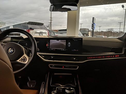 Used 2024 BMW X7 xDrive40i w/ Executive Package image 20