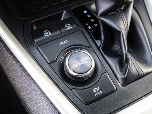 Certified 2025 Toyota RAV4 XSE image 24