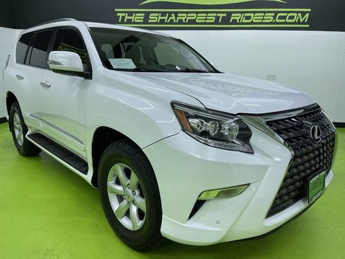 Used 2018 Lexus GX 460 image 2