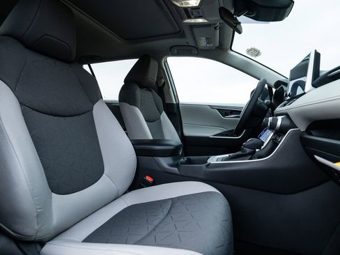 New 2025 Toyota RAV4 XLE w/ Convenience Package image 14