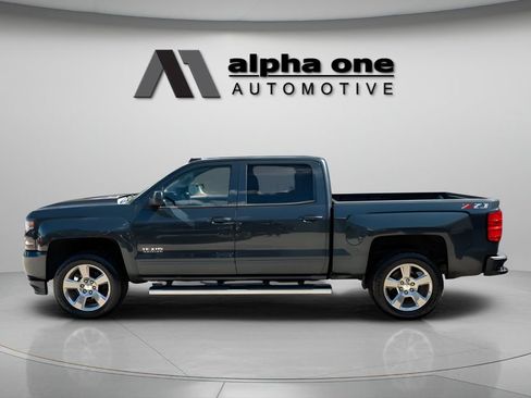 Used 2018 Chevrolet Silverado 1500 LT w/ Texas Edition AWD/4WD image 11