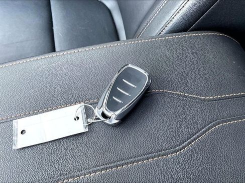 Used 2019 Chevrolet Traverse RS image 36